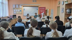 Ставропольский режиссёр показал школьникам свой фильм в преддверии Дня Победы
